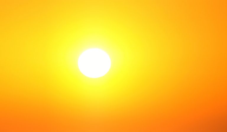 heatwave - Resilience Forward A strong sun in a cloudless sky.